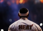 开云在线直播-步行者对阵雷霆，米切尔关键回合不手软，一球定乾坤