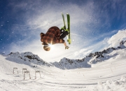 开云体育-双线奇迹，波兰铁骑力克瑞典，许昕刷新纪录诠释乒乓永恒