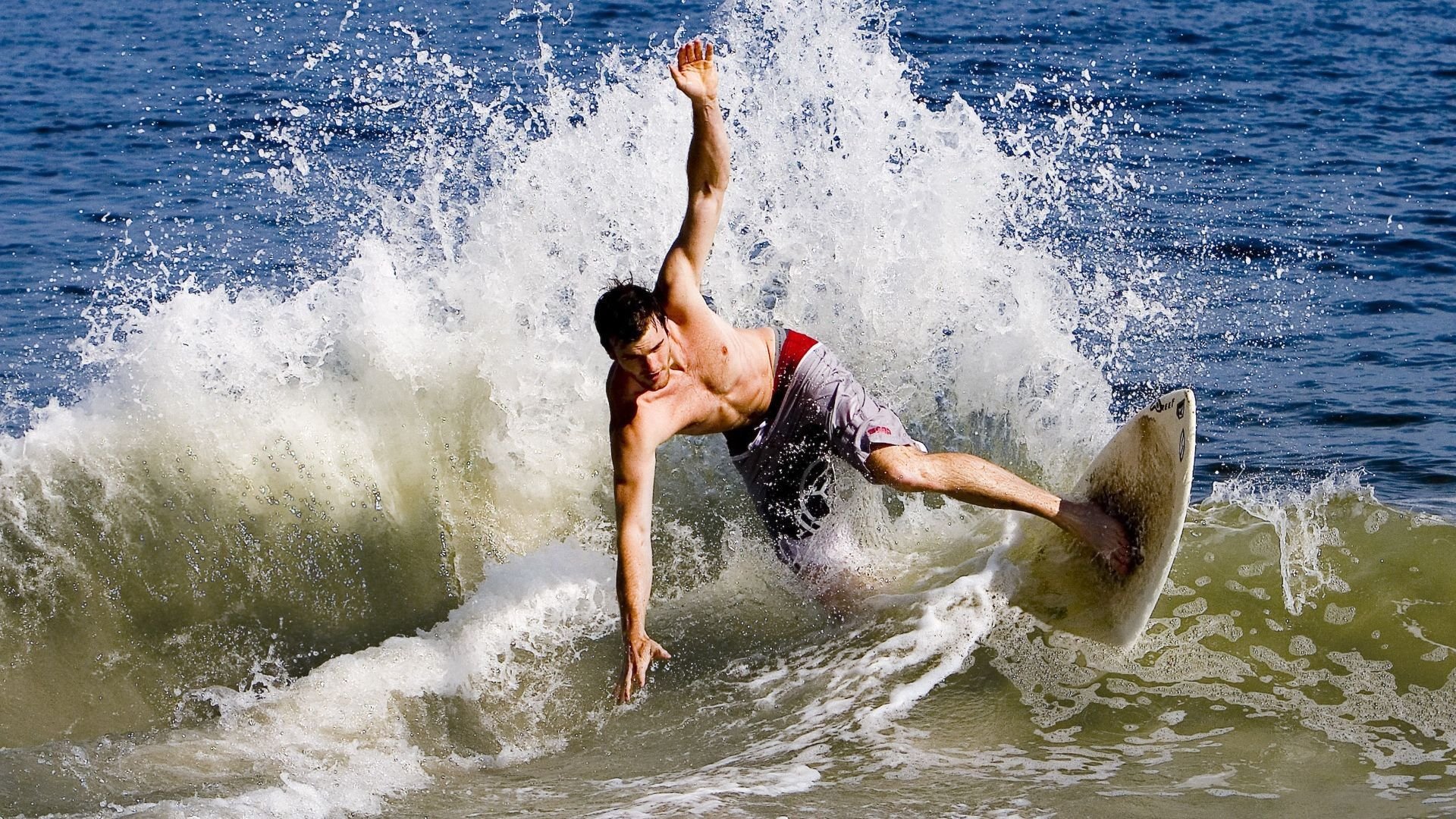 马赛防守锁死尼日利亚，坎特成为关键先生